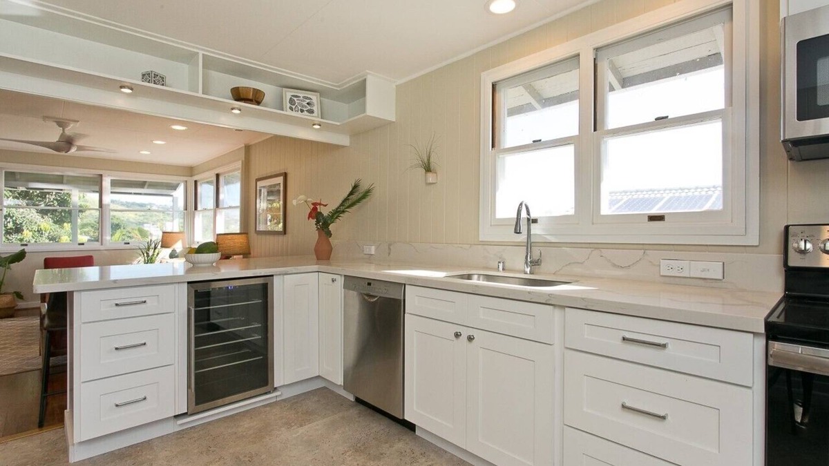 Manoa House | Private Renovated Manoa Cottage