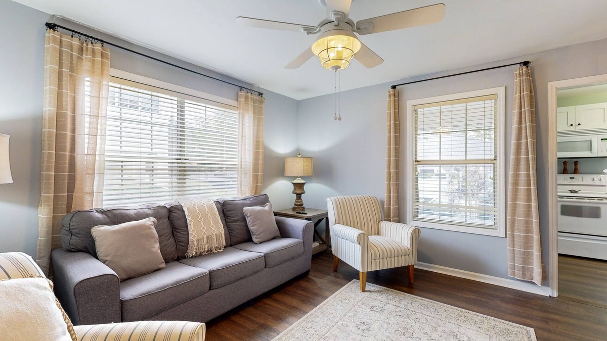 Saint Simons Heights Condo | Private retreat with access to community pool & nearby entertainment