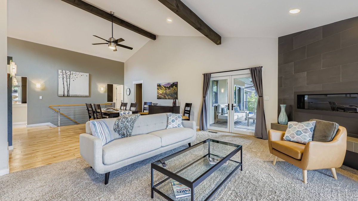 Ridglea Hills House | Private Retreat 4 BDR Near Baseline Reservoir