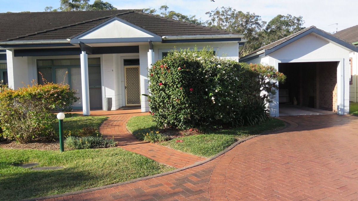 Forster Villa | Private Retreat in a Convenient Location