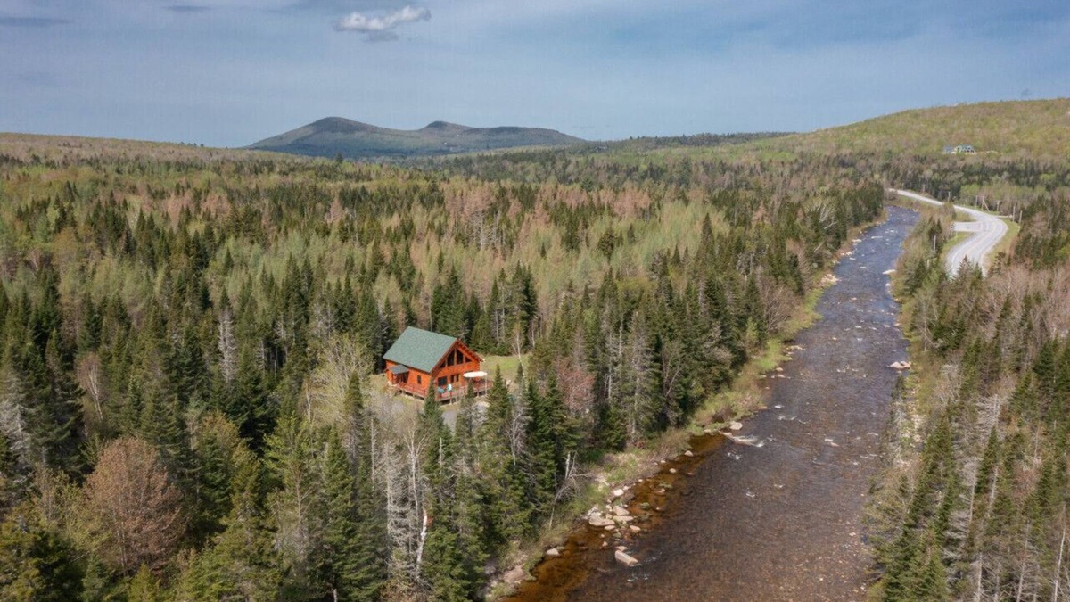 Twin Mountain Cabin | Private Riverfront Cabin at Bretton Woods