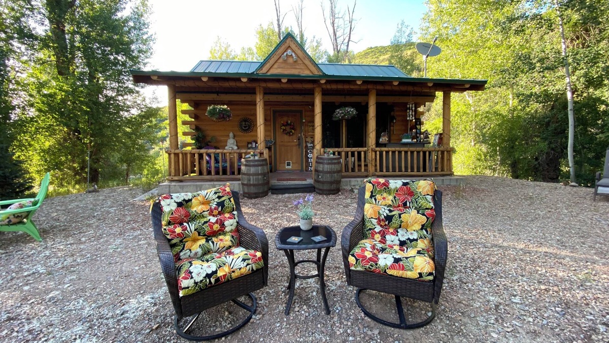 Kamas Cabin | Private Riverfront Hygge Cabin