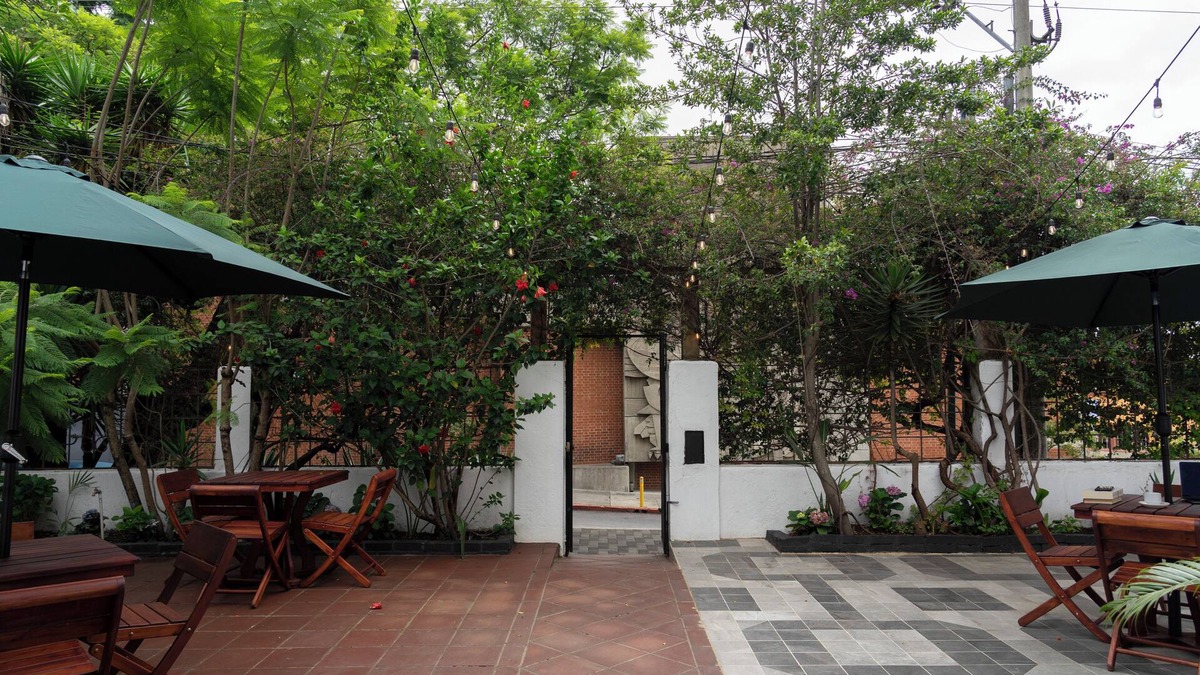 Zona 4 House | Private room with shared bathroom Hostel in Guatemala City vibrant zona 4!