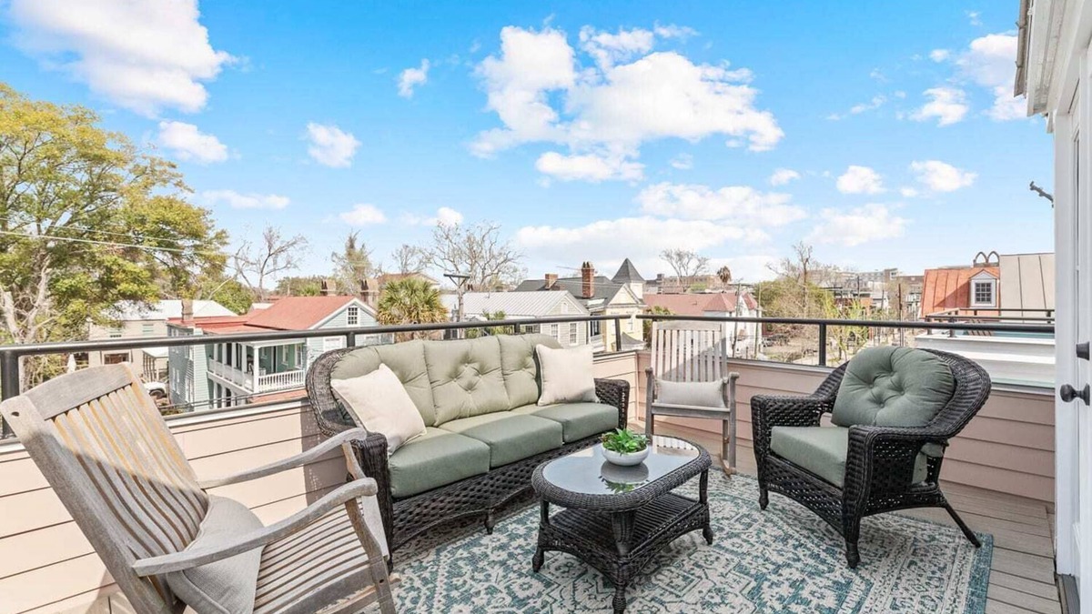Cannonborough Elliotborough House | Private Rooftop + Parking - 3 Blocks to King St!