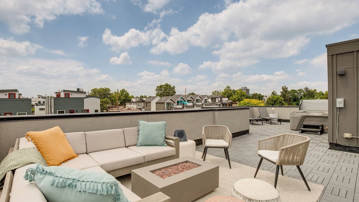 West Colfax House | Private Rooftop w/360-Degree View: Denver Home