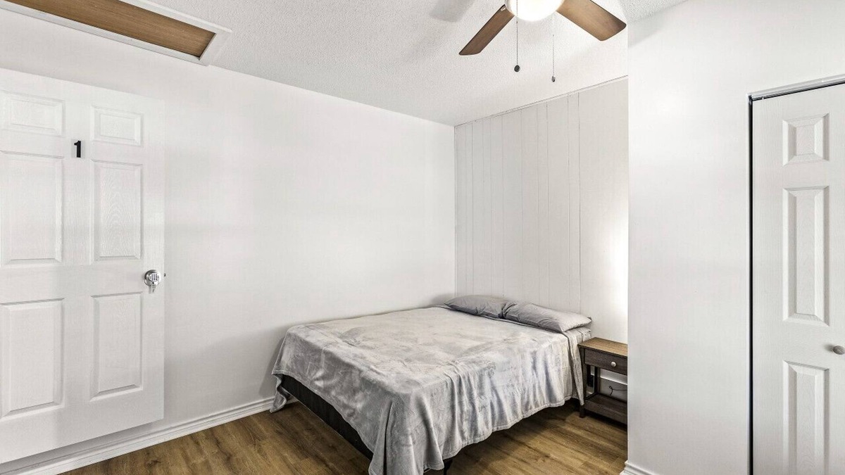 La Marque House | Private Room #1 near Texas City