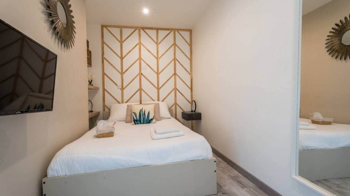 Woippy Bed & Breakfast | Private room 26m + living room and kitchenette - WIFI