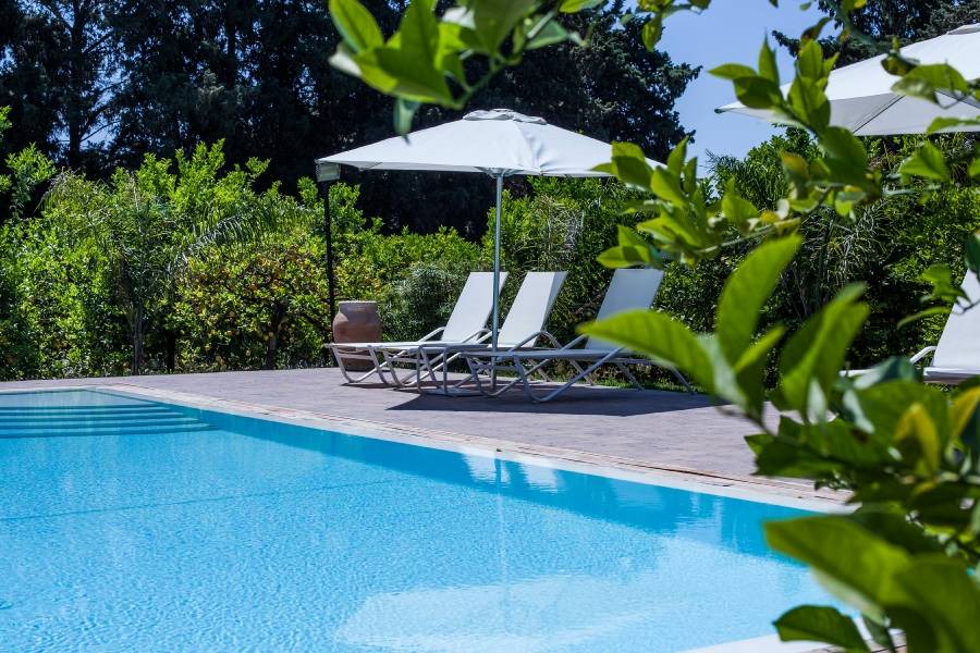 Avola Resort | Private room ∙ 5 guests