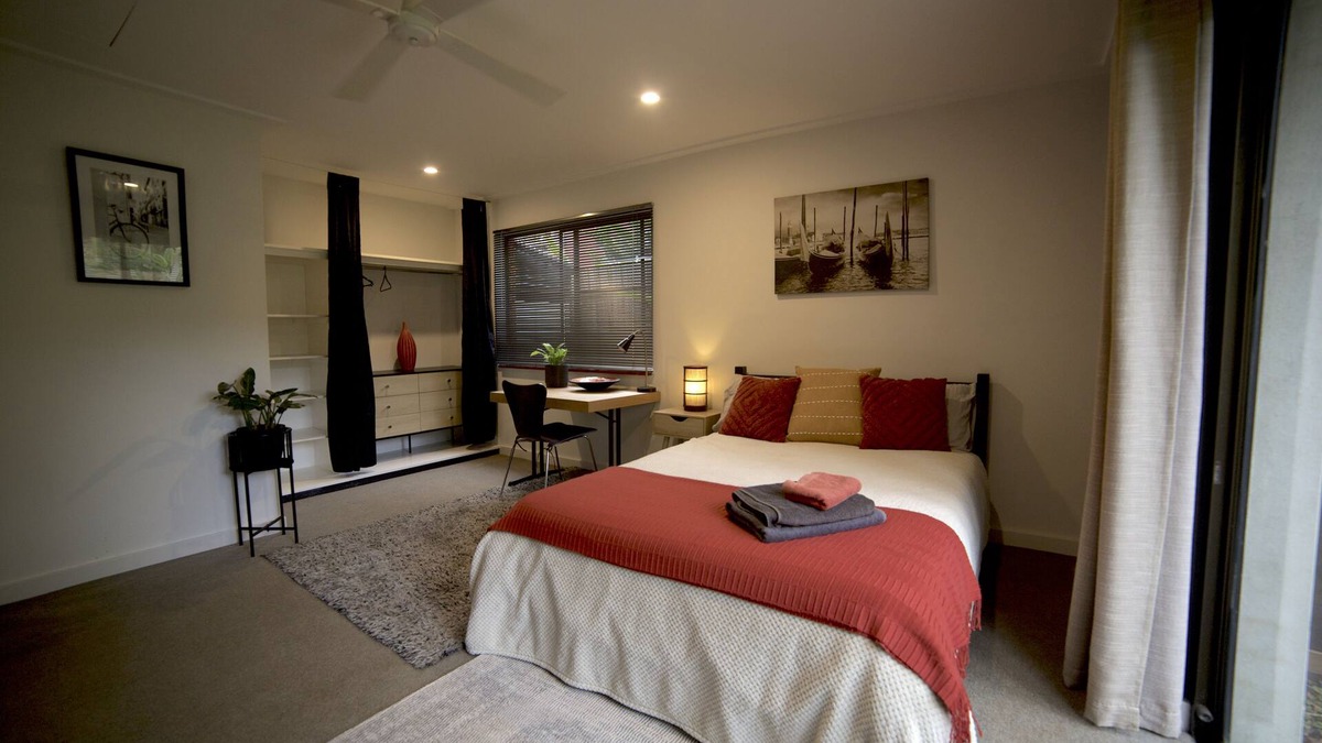 Bangalow House | Private room and ensuite