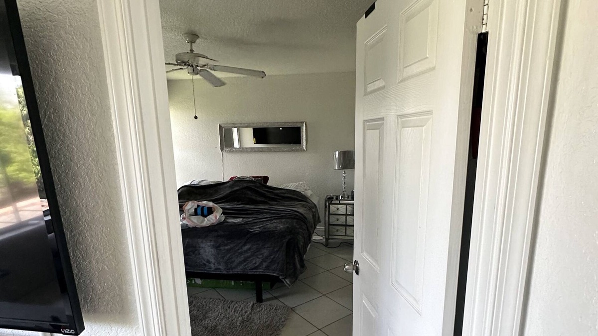 Coral Springs Apartment | Private Room & BathRm shares living, dinning, kitchen areas and washing machine.