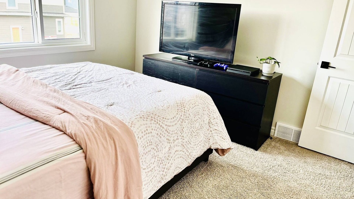 Calgary House | Private room in a shared house