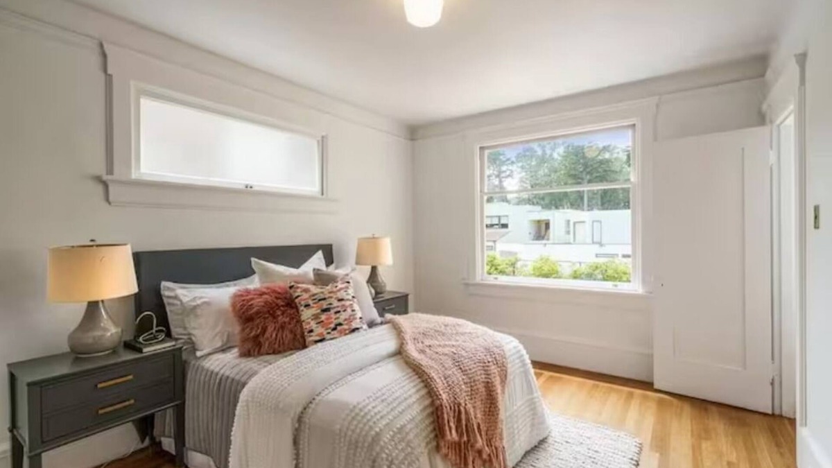 Sea Cliff House | Private Room w/Queen Bed & Large Windows, Plentiful Natural Light