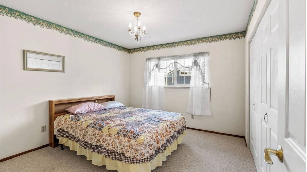 Marina House | Private Room with Share Bathroom and Kitchen