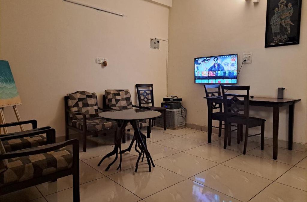 Gurugram House | Private room with Sky Garden in Green Bacchus by Walias
