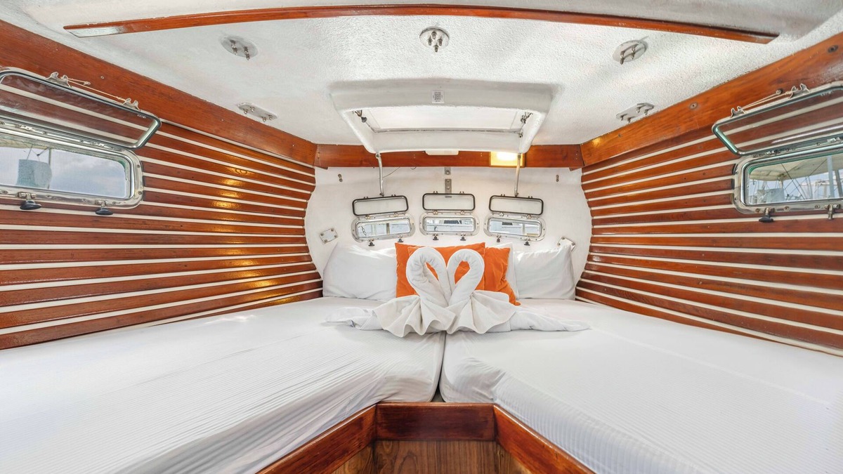 Puerto Aventuras Boat Rental | Private Sailboat. Walk to the beach & downtown