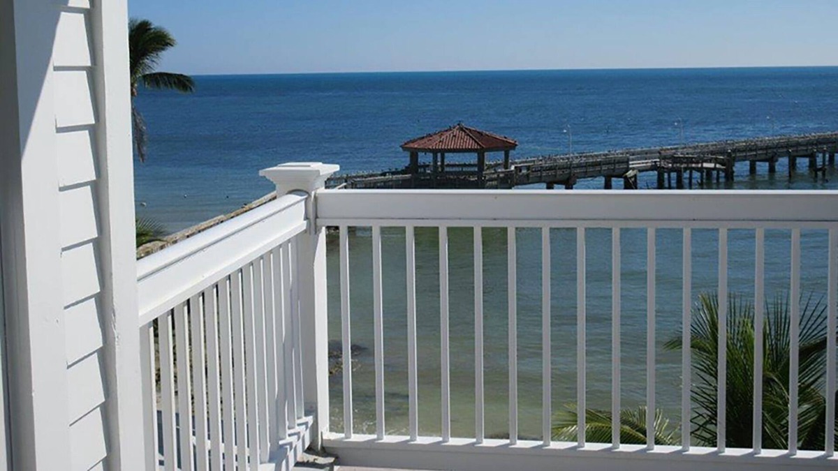 Old Town Resort | Private Sandy Beach Coconut Beach Retreat+Amenities, 2BR Suite