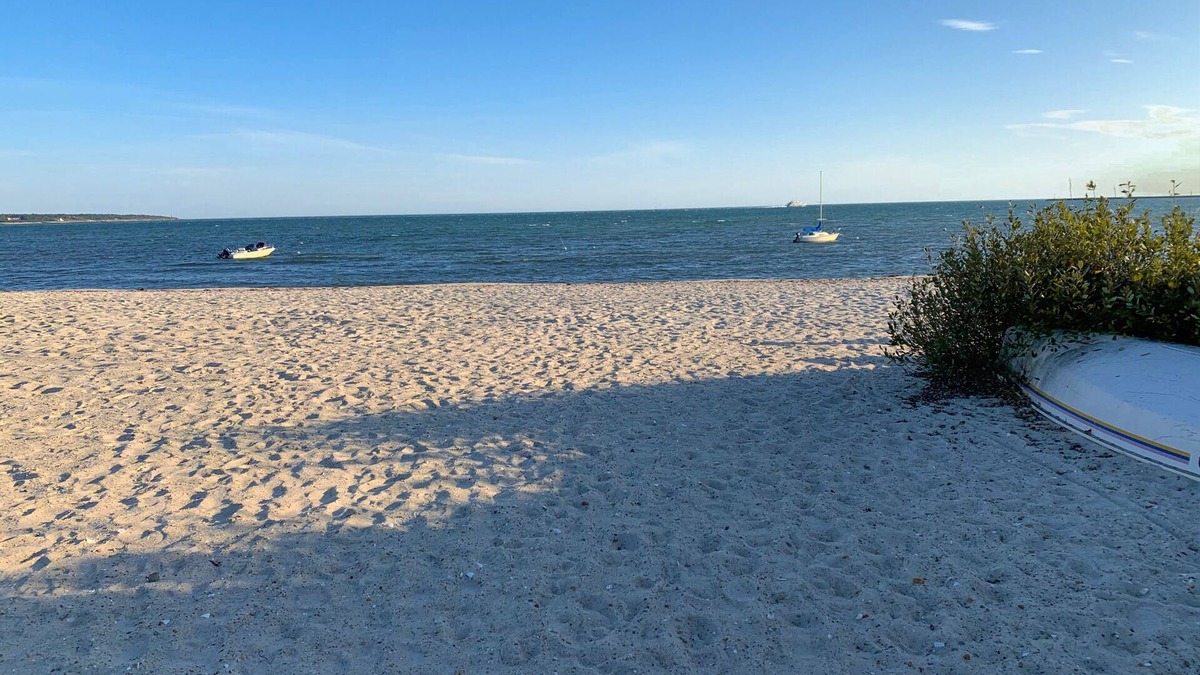 Hyannis House | ✸Private Sandy Beach✸ Nantucket Sound-2 Min Walk! Kayak & SUP, Near Harbor &Town