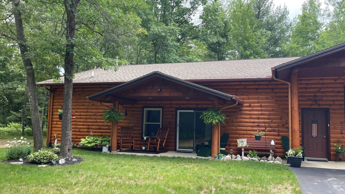 West Branch Cabin | Private setting in the woods on the Rifle River. 8 mi from Dream &Nightmare