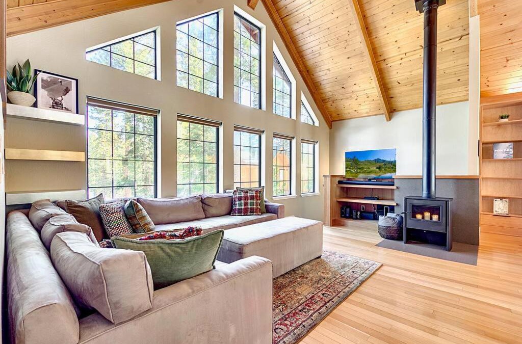 Kings Beach Ski Chalet | Private Ski, Lake & Golf Chalet! Walk to Lake