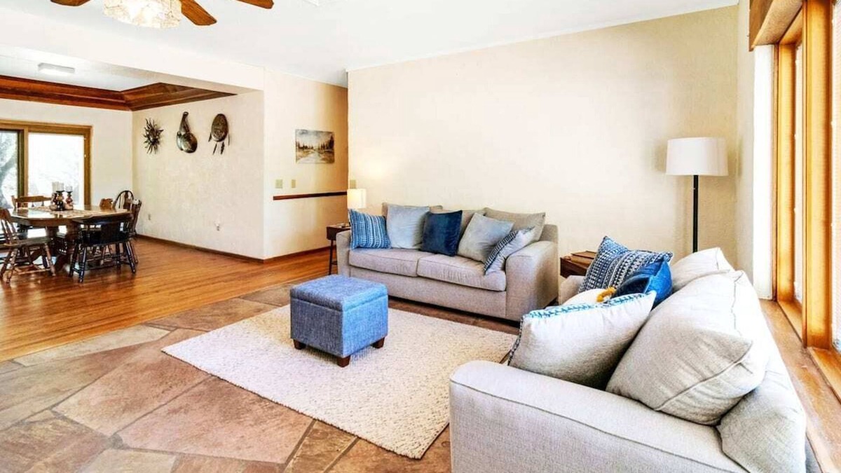 Sierra Vista Southeast House | Private Spacious Desert Oasis Near Ramsey Canyon!