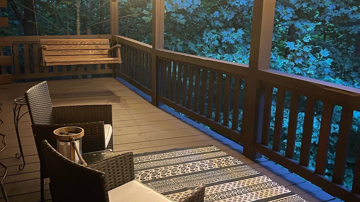 Sugar Grove Cabin | Private Spring Getaway! Pet Friendly!