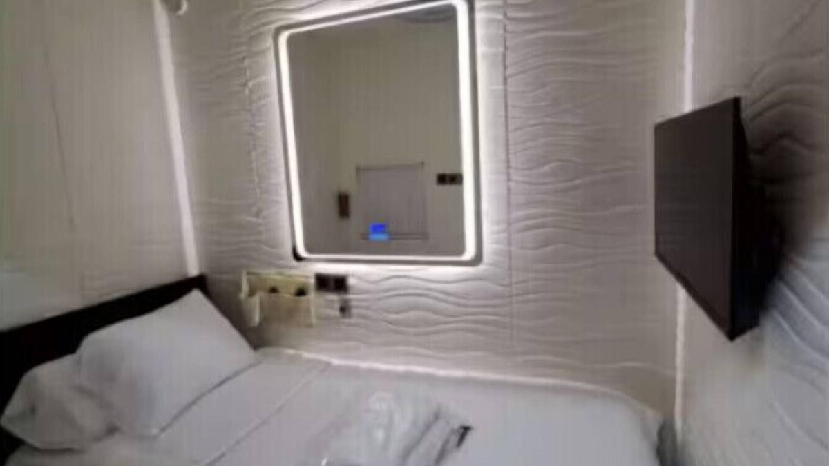 South Loop Hotel | Private Stay w/Free Coffee | Best Stay in Chicago