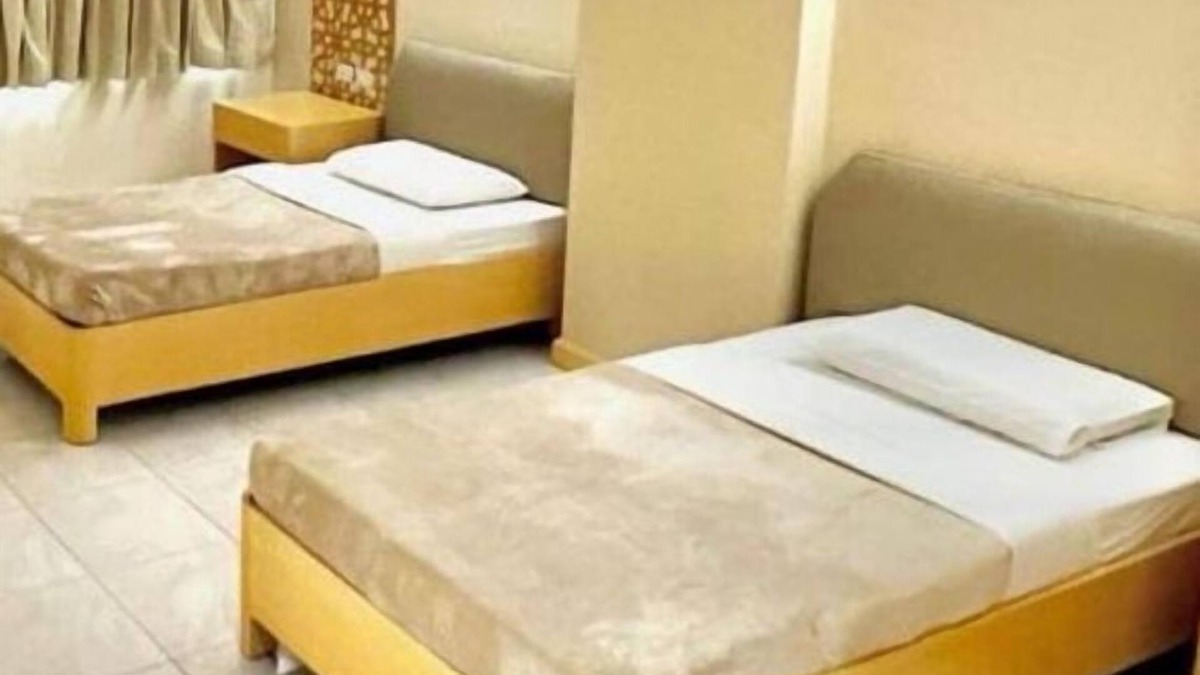 Downtown Tacloban Apartment | Private Studio at Etsu Hotel. Vacation Mode, on!