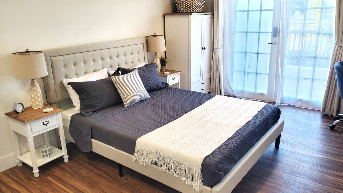 Delray Beach Apartment | Private Studio located Close to Atlantic Blvd with everything you need