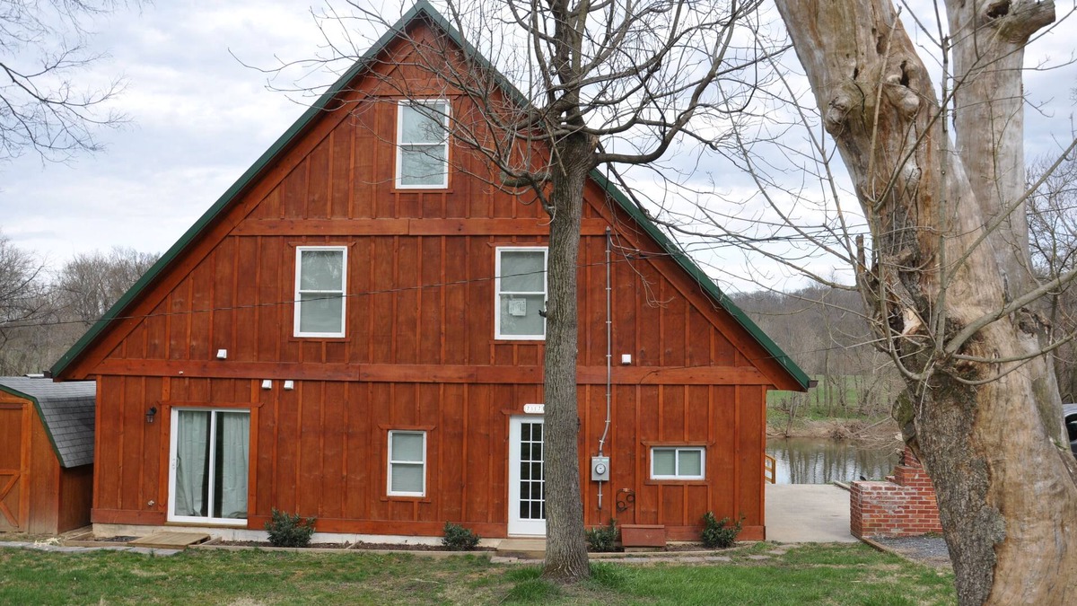 Frederick Apartment | Private Studio on the Monocacy River. Sleeps 4, 1 Full Bath, Kitchenette