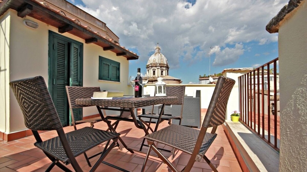 Navona Apartment | PRIVATE STUNNING terrace - views over Rome's rooftops