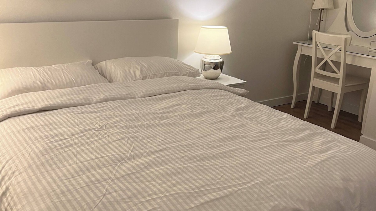 Dollarton Apartment | Private Suite by Deep Cove | Trails, Kayaking & Seymour Mountain