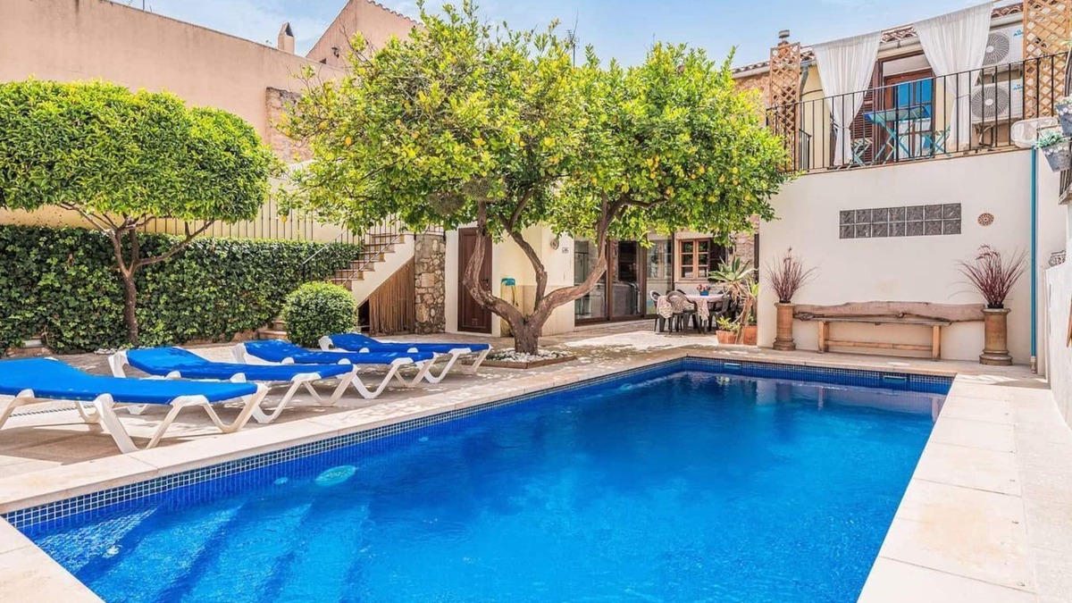 Binissalem House | Private swimming pool, air conditioning, 6 bedrooms ideal for families