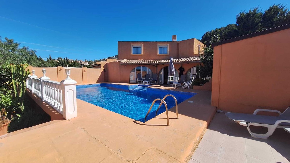 Empedrola Villa | Private, tranquil Villa Pandora in Calpe within easy reach of town and beaches