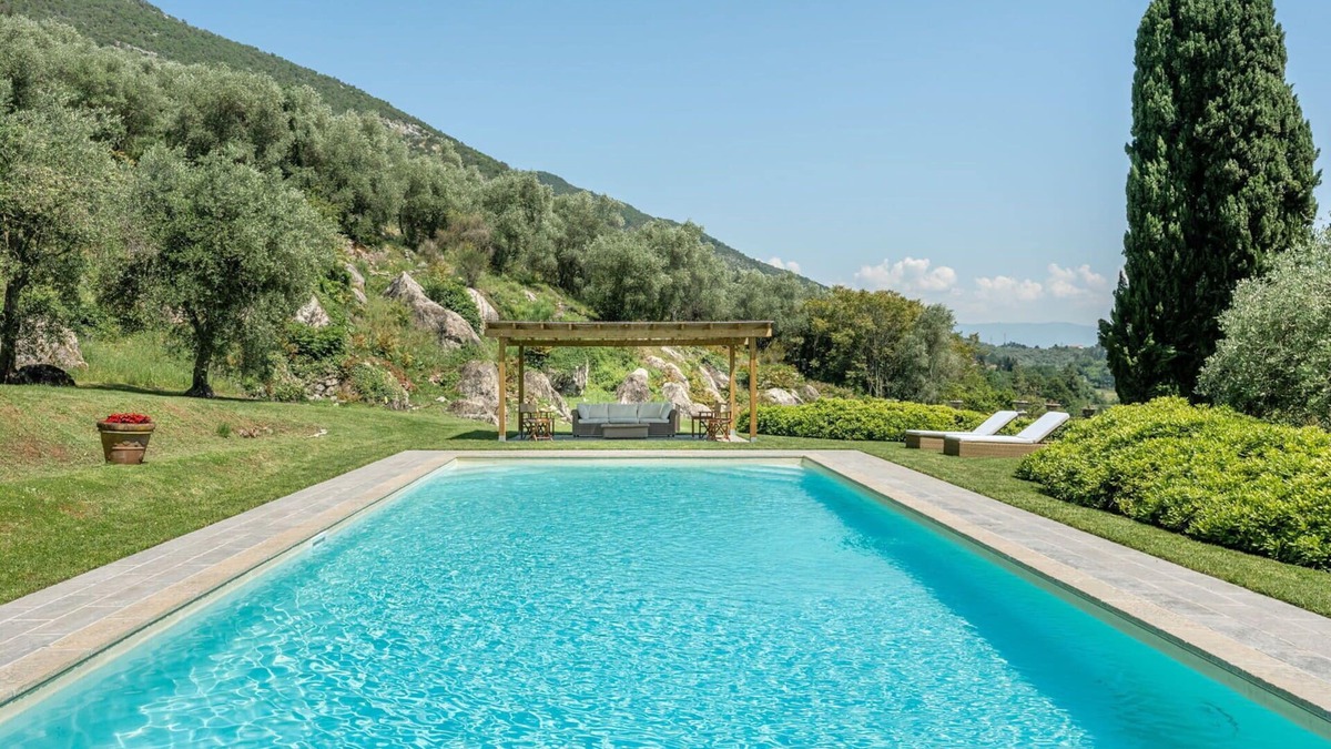 San Lorenzo a Vaccoli Villa | Private Villa with WIFI, private pool, A/C, TV, patio, panoramic view, parking, close to Lucca