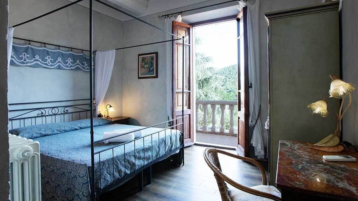 Lucarelli Villa | Private villa in Chianti with swimming pool surrounded by nature