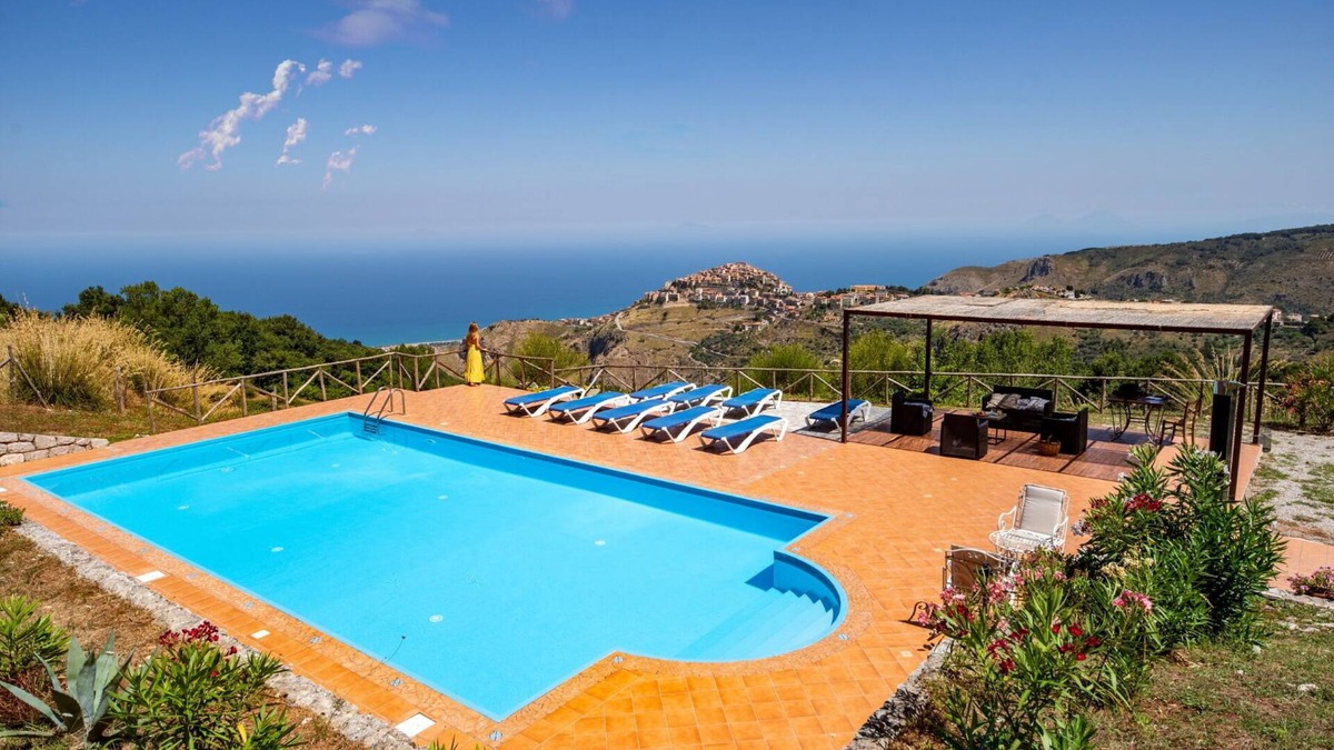 San Marco d'Alunzio Villa | Private Villa with Vineyard, Pool & Stunning Views - LA COLLINA DEI NEBRODI