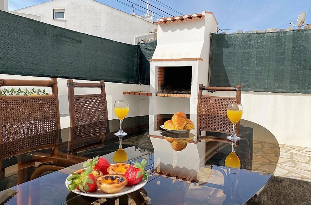 Ferrel Villa | Private Villa 4 BR&patio - 3 mins from Beach&Surf