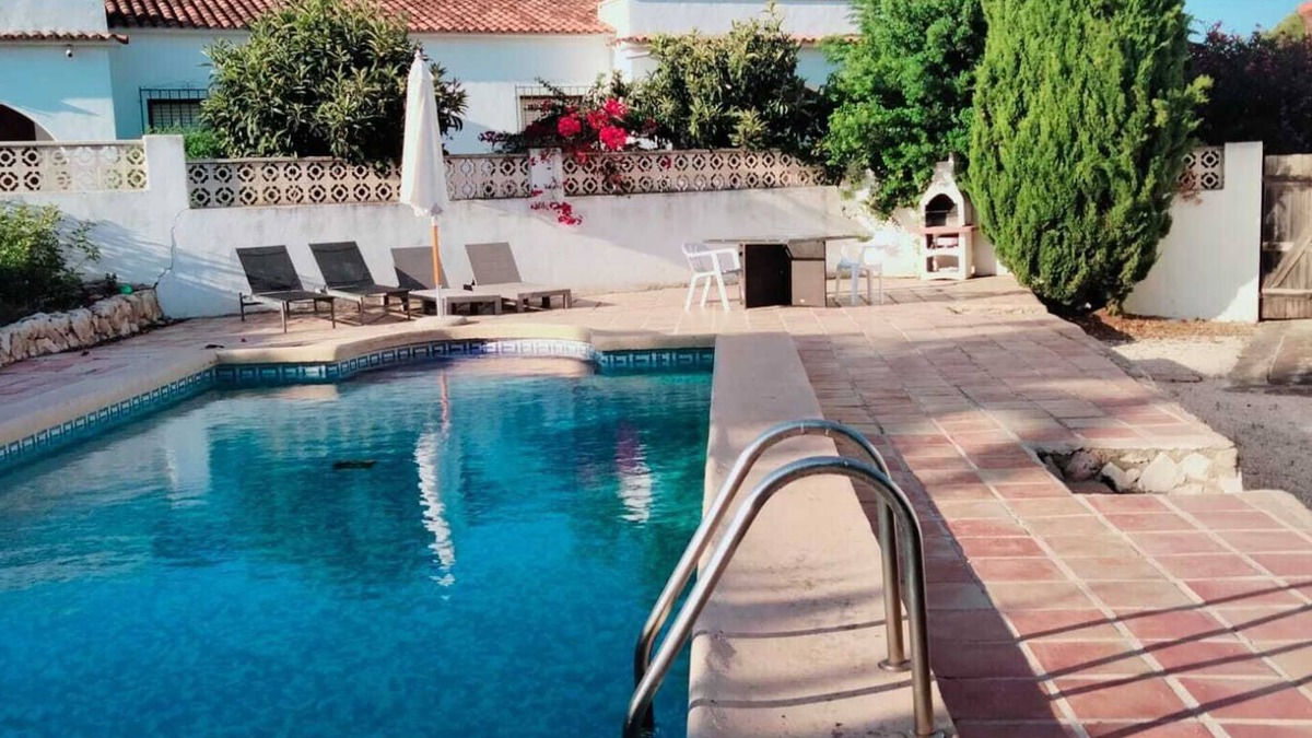 Pinar del Advocat Villa | Private villa in Moraira for 4 with private pool. 22 minutes walk to the beach.