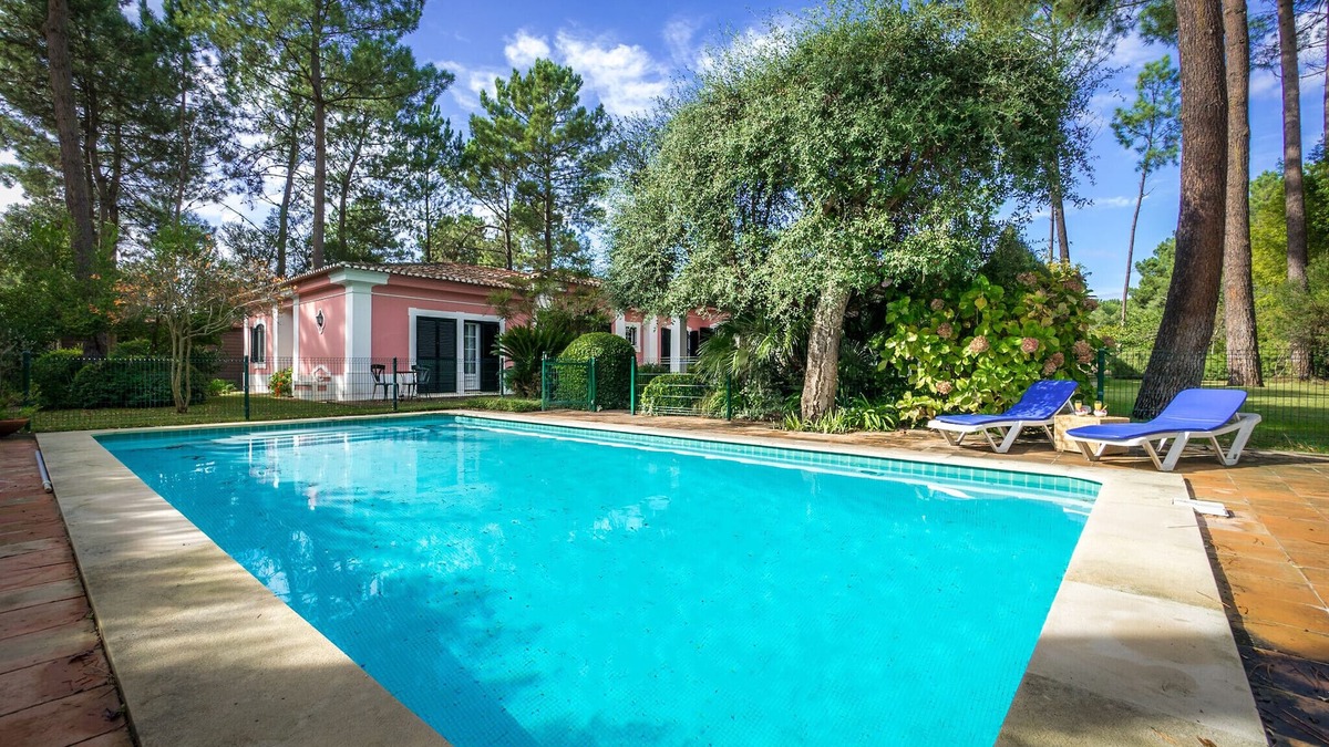 Quinta Do Conde Villa | Private villa in the Quinta do Peru Golf Condominium with pool and capacity for 10pax