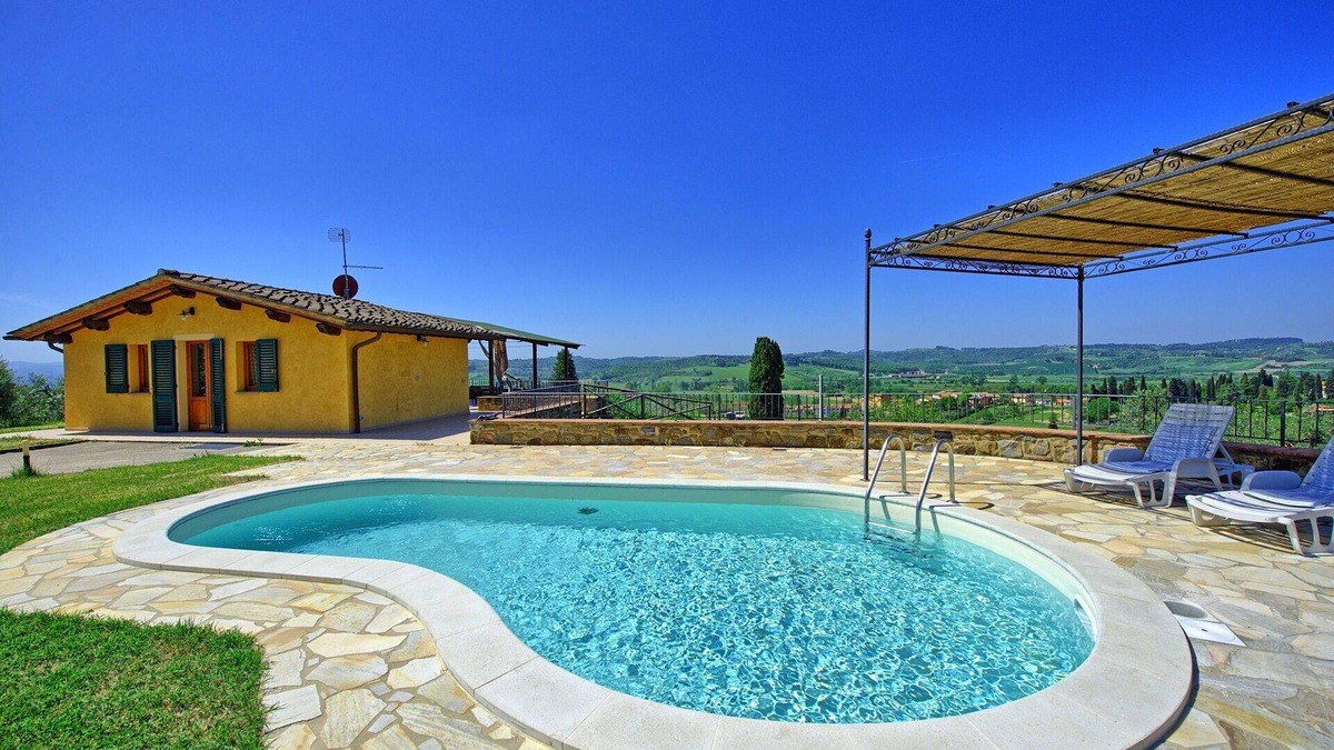 Castelfiorentino Villa | Private Villa with private pool, A/C, WIFI, TV, terrace, pets allowed, panoramic view, parking