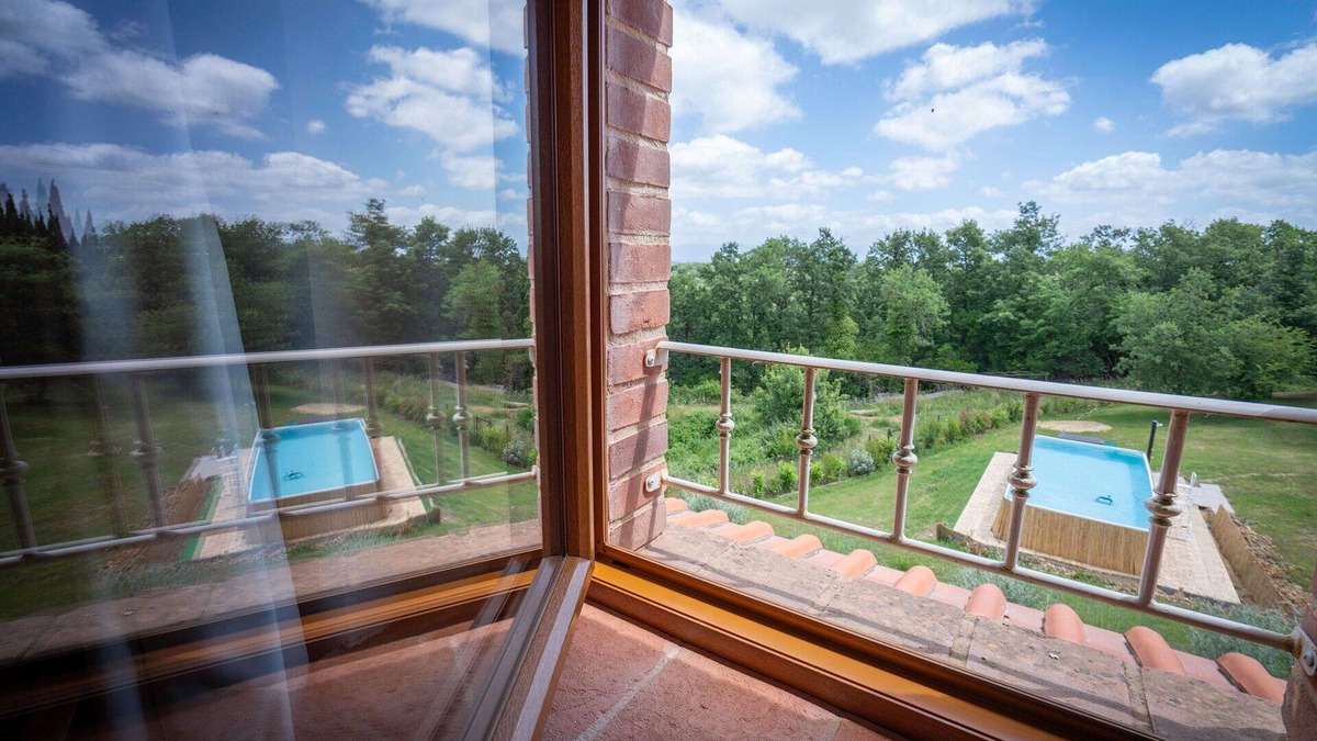 Sinalunga Villa | Private Villa with private pool, WIFI, A/C, TV, patio, panoramic view, close to Montepulciano