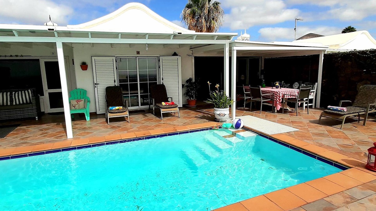 Tias Villa | PRIVATE VILLA WITH POOL, WIFI, SEA VIEWS, WELCOME FOODPACK, POOL TOWELS.