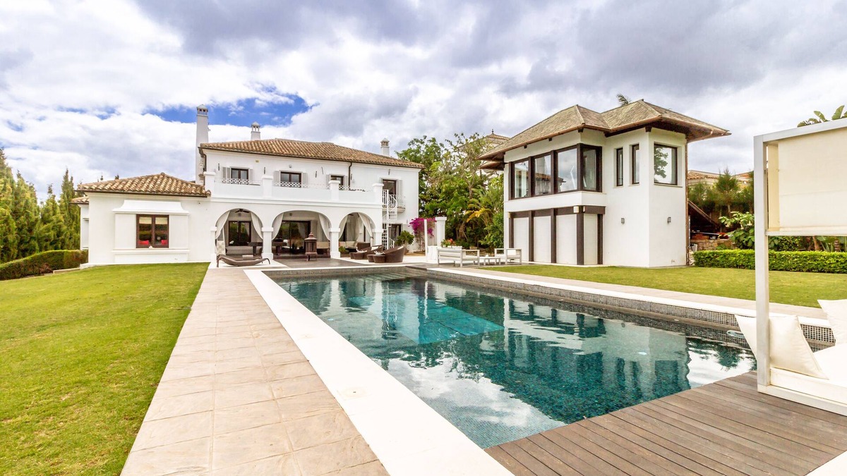 Sotogrande Villa | 🏌🏾♂️PRIVATE VILLA WITH POOL, ☀️GYM, WIFI SAN ROQUE CLUB GOLF SOTOGRANDE 💍Weddings -