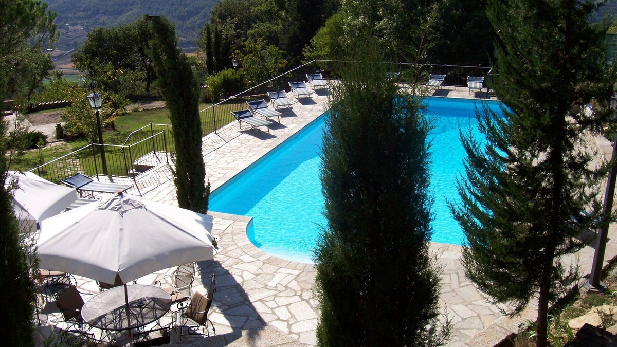 Subbiano Villa | Private villa with pool, fenced garden and jacuzzi