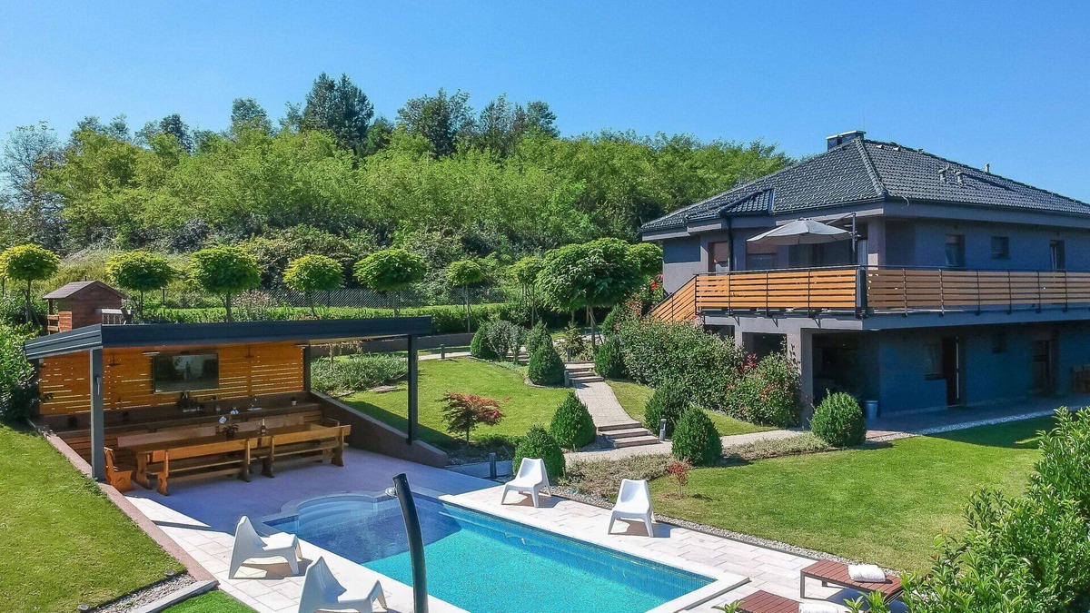 Presika House | Private Villa with private pool, hot tub, WIFI, A/C, TV, terrace, pets allowed, panoramic view