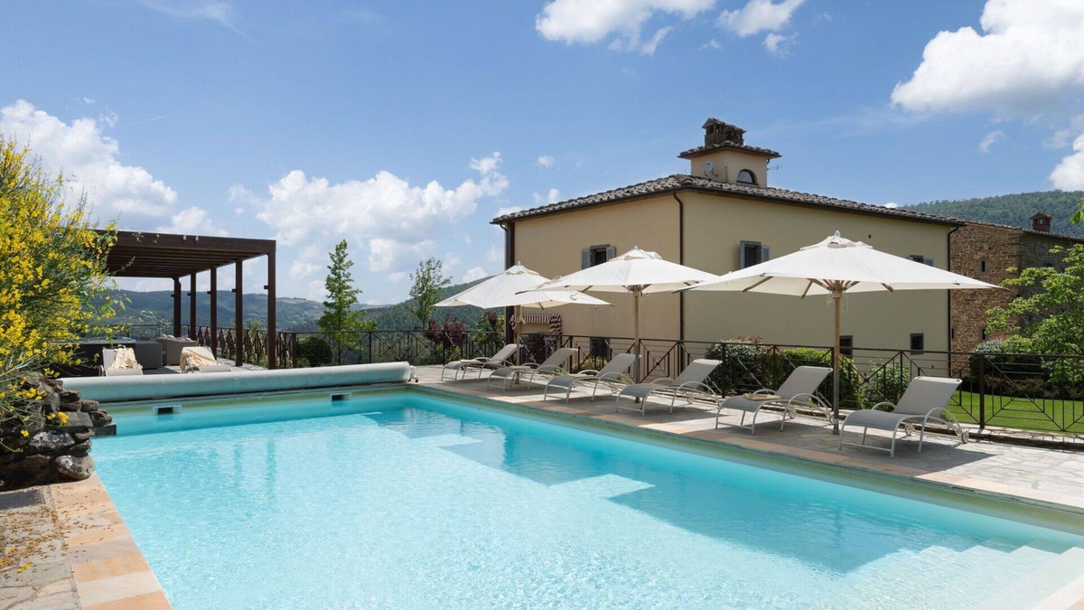 Subbiano Villa | Private Villa with WIFI, A/C, hot tub, private pool, TV, patio, panoramic view, close to Arezzo