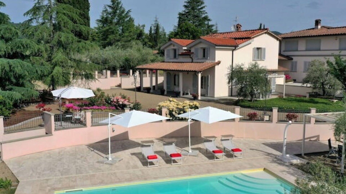 Figline e Incisa Valdarno Villa | Private Villa with WIFI, A/C, private pool, TV, terrace, panoramic view, close to Greve In Chianti