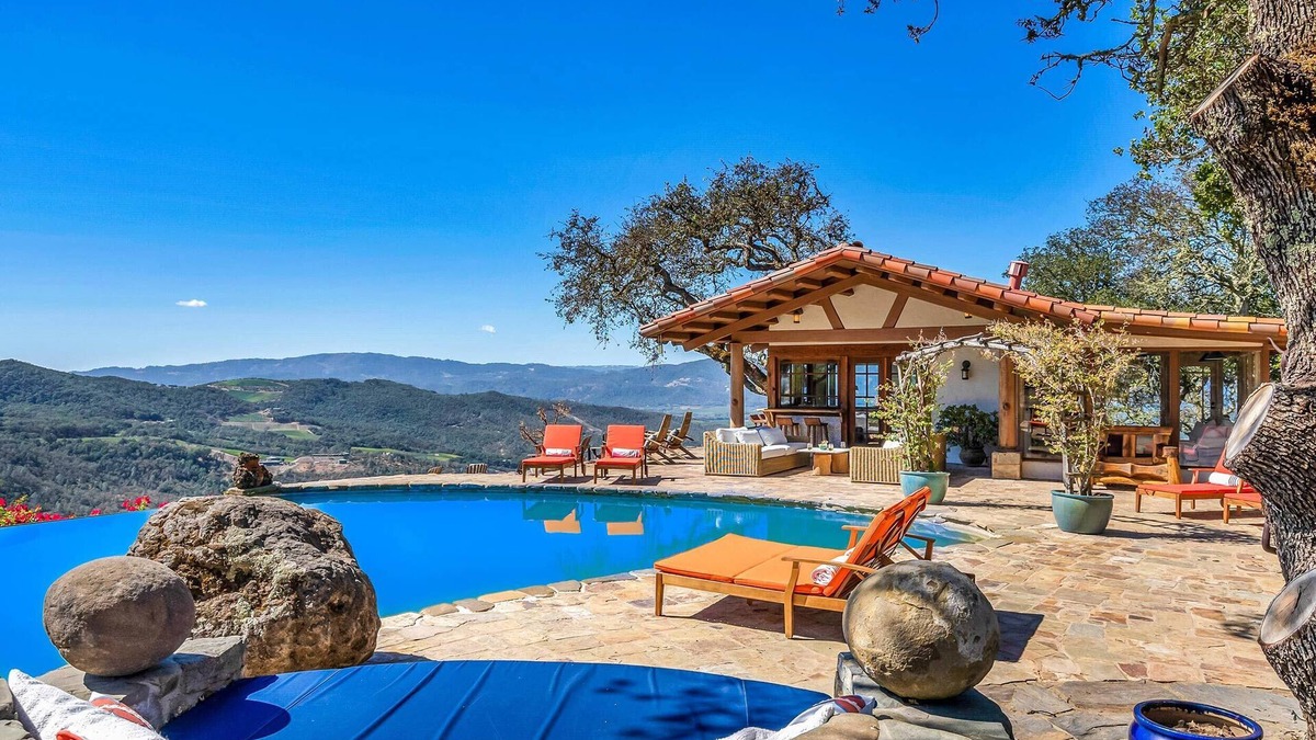 St. Helena House | Private Vineyard Hilltop Estate