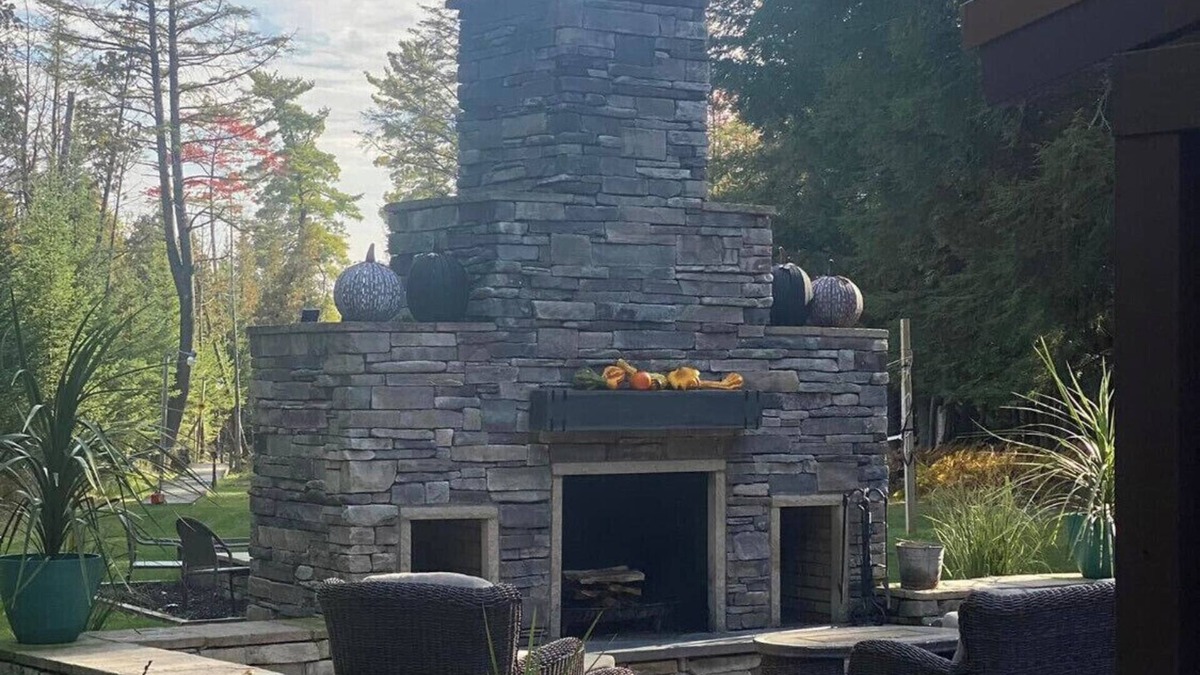 Bellaire Cottage | Private Water View . Boat TORCH LAKE ! Dock,Fireplace,Pizza Oven,Hottub!