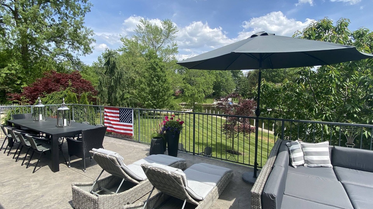 Huron House | Private Waterfront Home